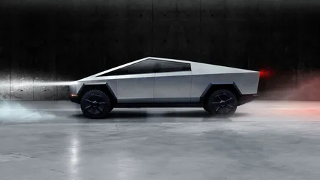 Replica ruşilor la Cybertruck-ului lui Elon Musk. Maşina rulează deja pe străzile Moscovei VIDEO