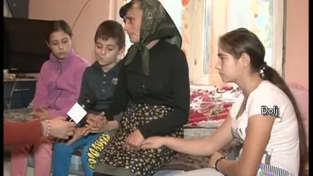 Drama copiilor crescuţi fără părinţi. Reportaj tulburator România TV, în satele îmbolnăvite de mirajul străinătăţii VIDEO