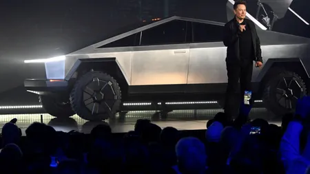 Elon Musk, implicat într-un nou incident cu Cybertruck. De această dată a fost un accident pe şosea VIDEO