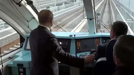Anchetă penală după ce un tren de pasageri a intrat din Rusia în Crimeea. Vladimir Putin se afla în tren