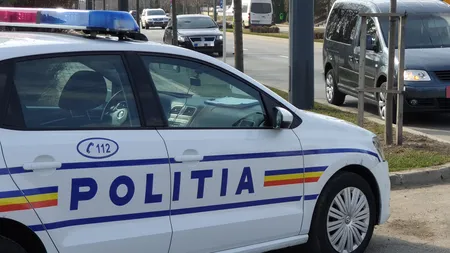 Un şofer beat şi fără permis şi-a abandonat copiii în maşină când încerca să scape de poliţişti