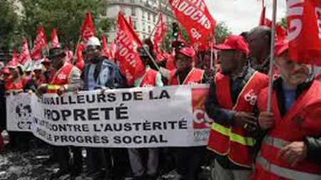 Sindicatele muncitorilor au votat pentru oprirea producţiei la o rafinărie a grupului Total