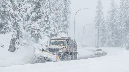 Risc de avalanşă la munte. Avertizare COD ROŞU şi PORTOCALIU