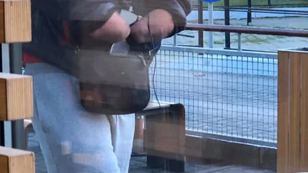 Acest bărbat, fără mâini, oferă o adevărată lecţie de viaţă. Imaginile au devenit virale: 