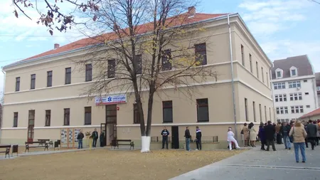 O adolescentă din Satu Mare a paralizat din cauza nervilor! Medicii nu i-au găsit nici un tratament