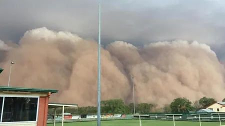 Furtuni de praf şi grindină în Australia