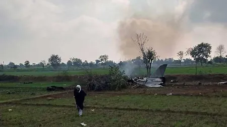 Un avion militar s-a prăbuşit în Pakistan. Piloţii nu au supravieţuit