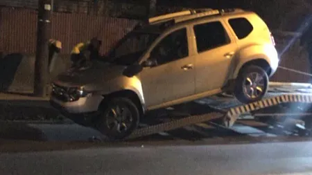 Primar beat criţă, accident cu maşina primăriei. A trecut pe roşu şi a intrat într-un alt autoturism, la semafor VIDEO