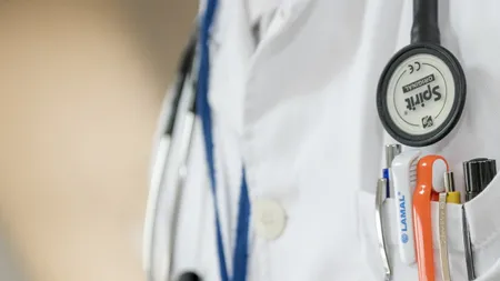 Un medic român este acuzat că a agresat sexual 18 paciente. Explicaţie halucinantă în faţa poliţiştilor