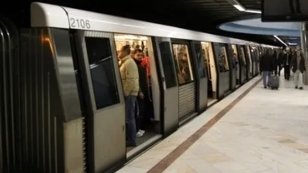 Bărbat atacat cu cuţitul în Bucureşti. Panică la metrou