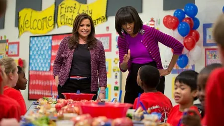 Trump renunţă la standardele nutriţionale introduse în şcoli de Michel Obama: mai mult pizza, carne şi cartofi prăjiţi