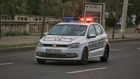 O femeie profesor universitar prinsă beată la volanul unei maşini de lux