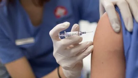 Ministerul Sănătăţii suplimentează cu încă 35.000 număr de doze de vaccin gripal pentru persoanele cu risc