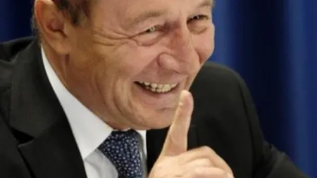 Traian Băsescu: Ţara asta arată ca un balamuc. Ponta se mişcă ca un electron liber şi schimbă majorităţile