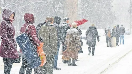 Avertizare meteo COD ROŞU de ninsori şi viscol. Rafalele de vânt vor atinge şi 120 km la oră. Harta cu judeţele afectate