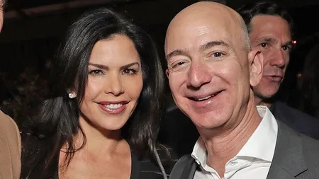 Pozele nud îi creează probleme. Jeff Bezos îşi acuză 