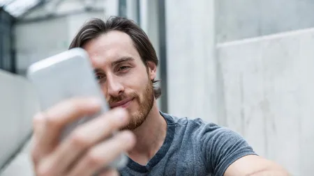 O instanţă a decis că telefoanele mobile pot cauza tumori craniene