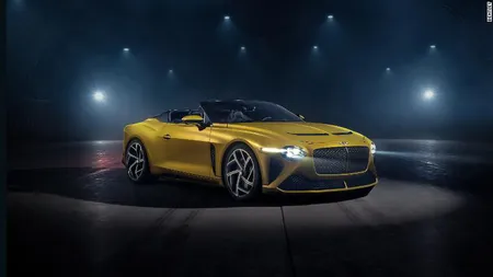 Bentley prezintă decapotabila cu interior din lemn vechi de 5.000 de ani. Bolidul costă cât 240 de Dacii Logan