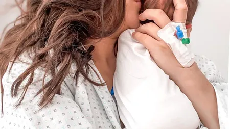 Tily Niculae a devenit mamă chiar de ziua soţului ei. Primele imagini cu bebeluşul: 