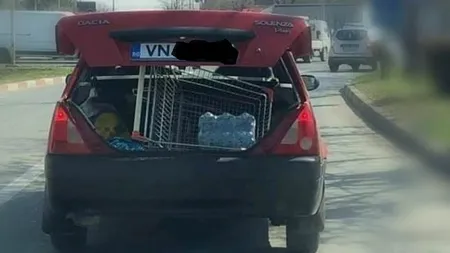 Fotografia devenită virală care ilustrează cum înţeleg unii urgenţa. A luat doar apă, dar a plecat cu căruciorul în portbagaj