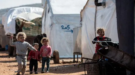 ONU anunţă că peste 100.000 de refugiaţi din nordul Siriei ar putea muri de coronavirus FOTO