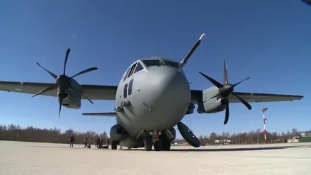 Opt cetăţeni români rămaşi în italia, aduşi acasă cu o aeronavă a MApN