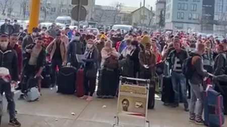 Autorităţile s-au răzgândit. Avioanele de la Cluj cu români care merg la muncă în Germania vor decola vineri