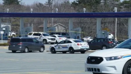 Atac armat în Canada. Cel puţin 18 oameni au fost ucişi de un bărbat îmbrăcat în uniformă de poliţist