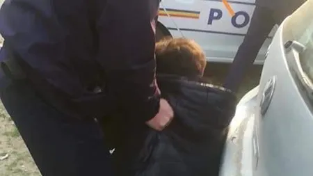 IMAGINEA ZILEI. Like a boss! Cum a fost surprins un poliţist în timpul unei intervenţii VIDEO