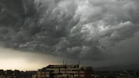 ALERTĂ METEO. ANM anunţă alte trei zile de furtuni în toată ţara