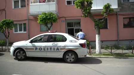 Descoperire şocantă la Mediaş. Un bărbat a stat o săptămână cu cadavrul mamei în casă, când a venit Poliţia s-a sinucis