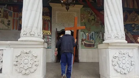 Gafă CUTREMURĂTOARE! Ce scrie pe crucea lui Costin Mărculescu FOTO