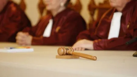 Înfrângere pentru PSD la Curtea Constituţională. Facilităţile introduse în legea privind amânare ratelor sunt neconstituţionale