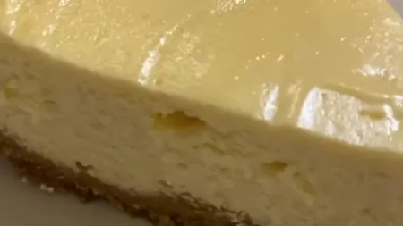 Cheesecake dietetic. Reţeta cunoscută a Gabrielei Cristea