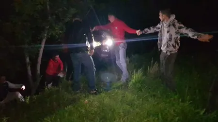 Fată căutată de zeci de oameni după ce a anunţat la 112 că s-a rătăcit. Tânăra luase mai mult pastile