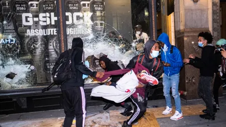 Proteste SUA: peste 700 de arestări la New York GALERIE FOTO