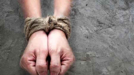 Femeie din Botoşani, violată şi abandonată pe câmp, descoperită după mai multe zile. Autorităţile nu au dat încă de urma agresorului