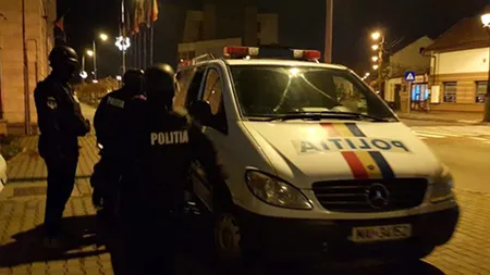 Încăierare cu săbii şi pistoale între clanurile de romi din Murgeni. 250 de persoane au fost implicate