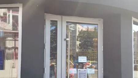Jaf la o sală de jocuri. O angajată a fost strânsă de gât, tâlharul a furat toţi banii