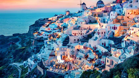 Mesajul primarului din Santorini pentru turiştii români după ce Grecia a interzis intrarea în ţară fără test negativ COVID-19