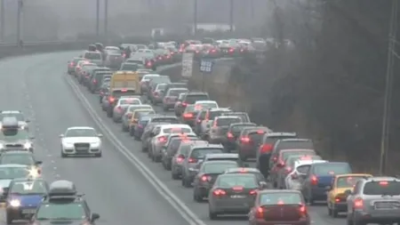 Aglomeraţie pe DN1 spre Valea Prahovei de la prima oră