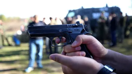 Altercaţie în trafic, la Cluj. Unul dintre şoferi a scos pistolul, a intervenit poliţia