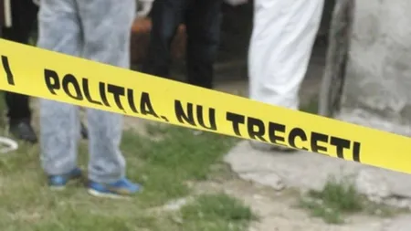 Un bărbat a murit după ce a căzut de la etajul cinci al unui bloc. Poliţiştii au deschis o anchetă