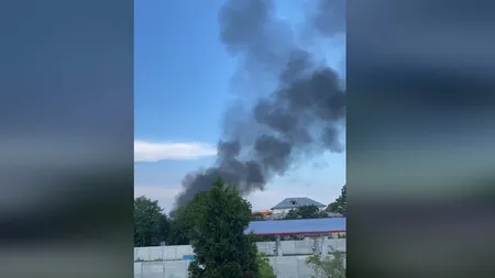 Incendiu puternic în Baloteşti! O clădire arde în totalitate VIDEO