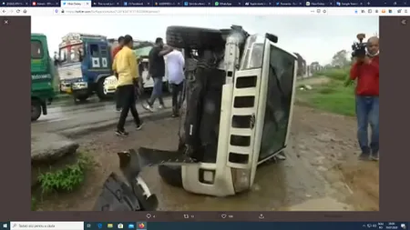 Viaţa bate filmul. Un gangster a fost ucis în timp ce evada din maşina poliţiei, răsturnată în urma unui accident