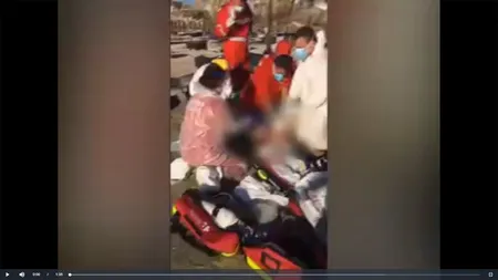 Liderul studenţilor din România, scos aproape mort din mare şi resucitat pe plajă VIDEO