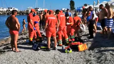 Trupul neînsufleţit al unui bărbat de aproximativ 50 de ani, recuperat de salvamari din mare, la Eforie Nord