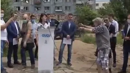 Bărbatul care a făcut scandal la conferinţa ministrului Violeta Alexandru, amendat