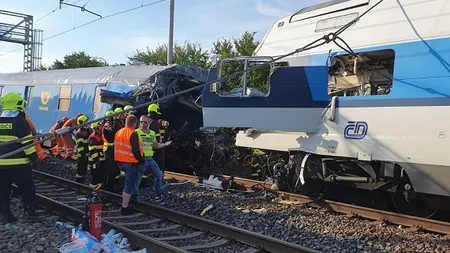 Un nou accident feroviar în Cehia, al doilea într-o săptămână. Sunt zeci de răniţi după coliziunea a două trenuri FOTO