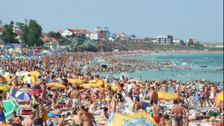 Alertă maximă pe litoral. Fiul unui jandarm, infectat cu COVID-19, în vacanţă la mare. Zeci de tineri au intrat în carantină
